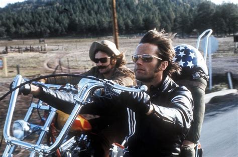 Easy Rider! A Journey Through American Counterculture and Stunning Cinematography